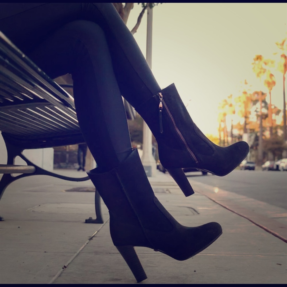 Gorgeous UGG Suede Boots